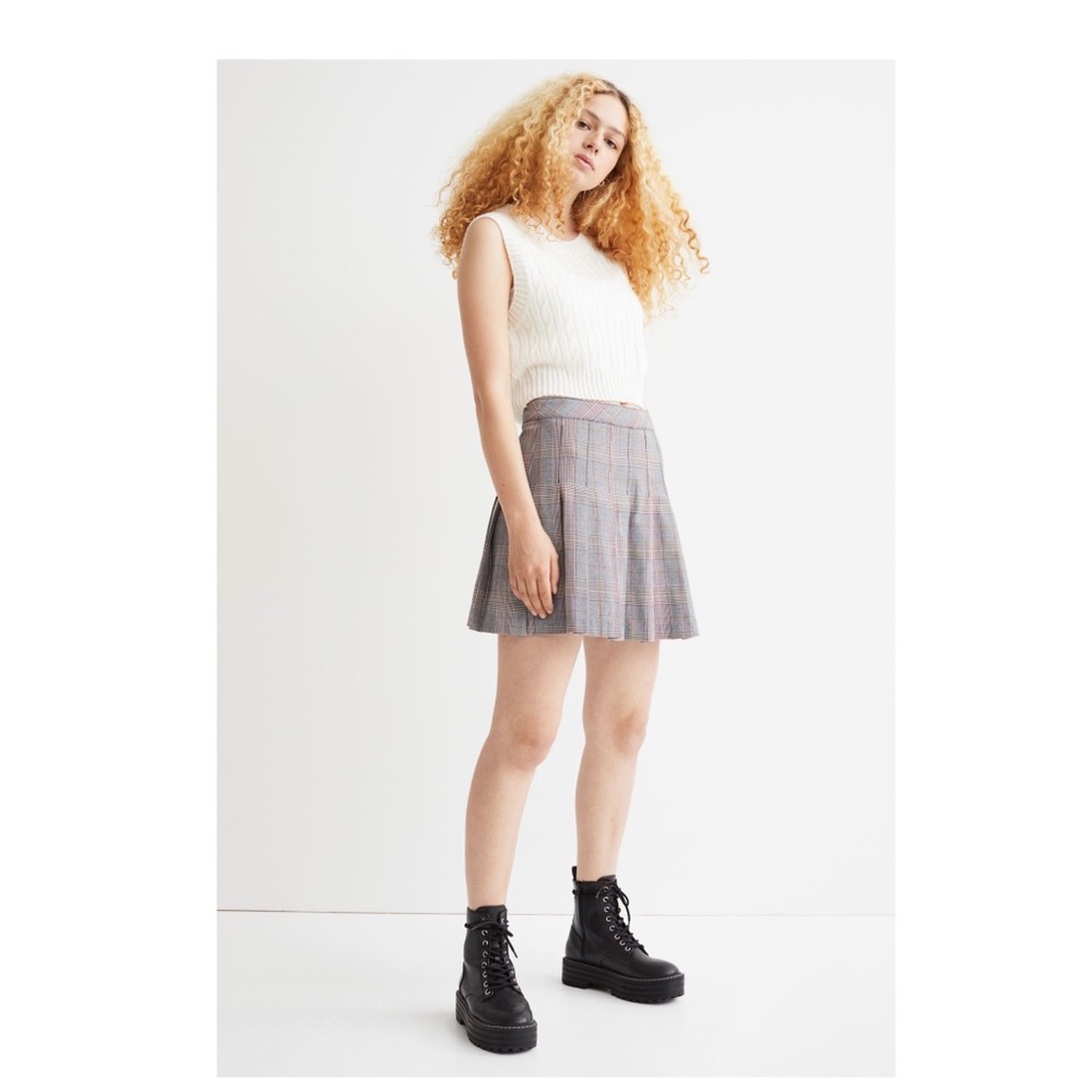 NWT SOLD OUT plaid pleated skirt